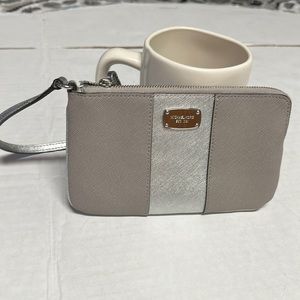 Michael kors wristlet